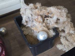 lot 143 image: Lot of (1 Bin) Christmas Dcor - White  Gold Pine Needle Clusters  6 White Ball Decorations