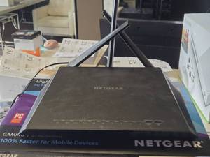 lot 40 image: Netgear� Nighthawk AC1900 WiFi Router R7000