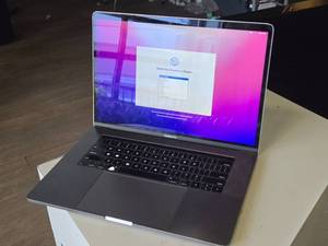 Apple Macbook 16" Laptop Computer A1707