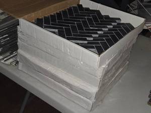 lot 160 image: Lot of (4-12 Boxes) Blackstone� Nero Marquina Tile Backsplash  Glass Mosaic style