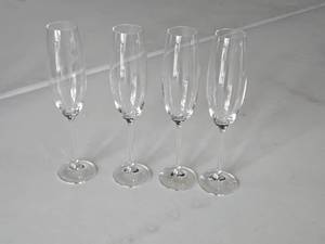 lot 209 image: Lot of (4) 10 Clear Glass Champagne Flutes