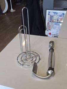 lot 330 image: Lot of (2) Paper Towel Holders (assorted)