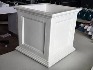 lot 102 image: Lot of () Poly Planter 19 34 (square)