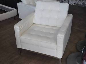 lot 114 image: Florence Knoll Leather Button Tufted Armchair