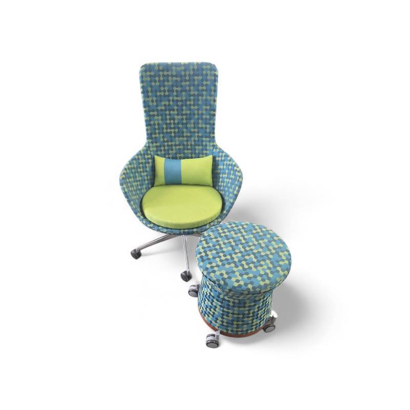 lot 65 image: Keilhauer Juxta High Back Swivel Lounge Chair w Stool
