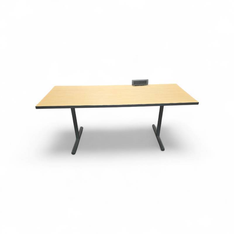 lot 96 image: 2 Tables wout Wheels and Power Pack 71x24x29