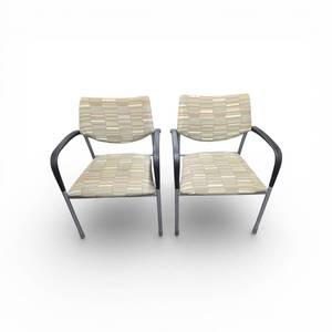 lot 68 image: 2 Gunlocke Stacking chairs