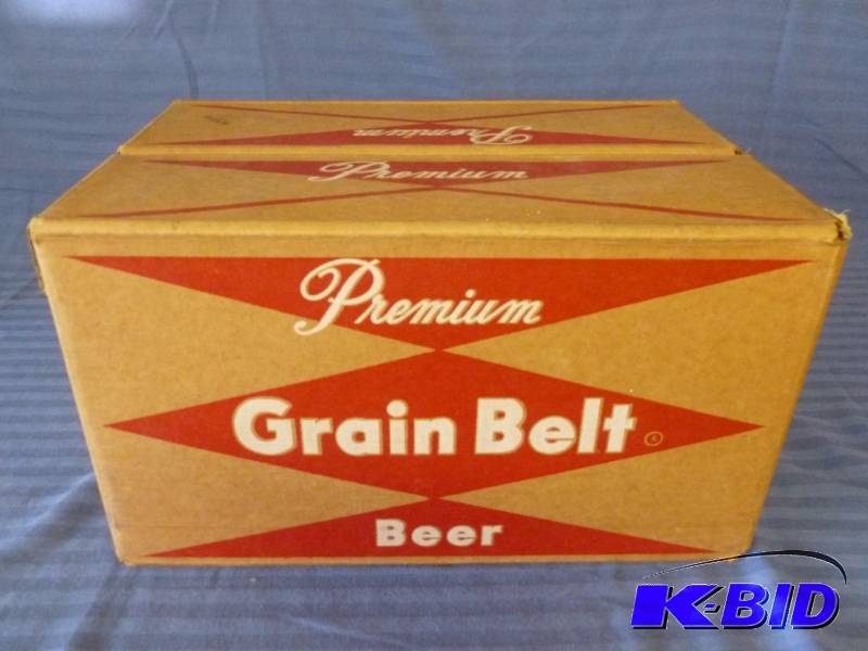 lot 18 image: Grain Belt Case