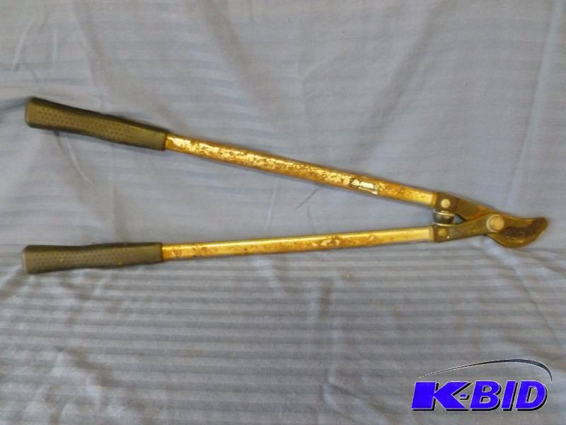 lot 23 image: Ames Loping Shears