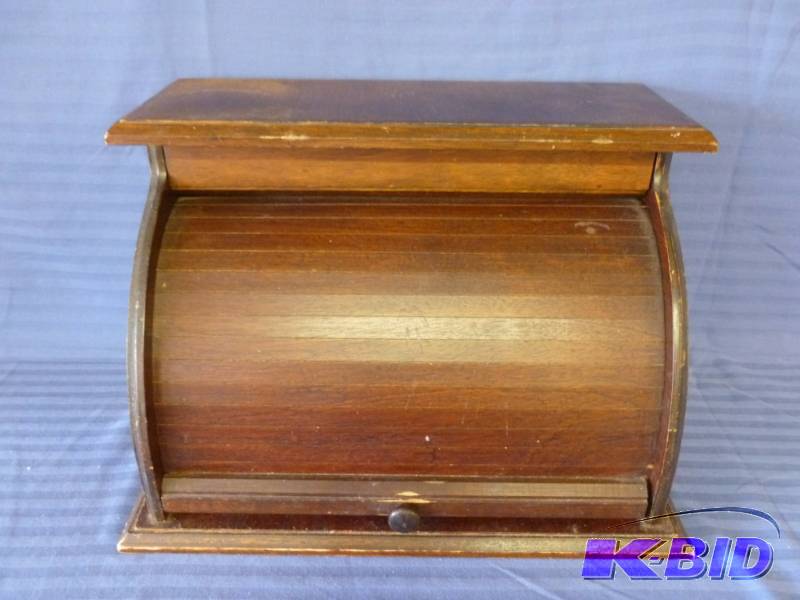 lot 46 image: Wooden Bread Box