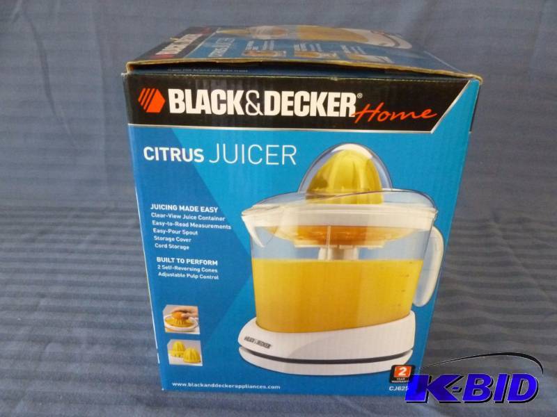 lot 47 image: Black & Decker Citrus Juicer