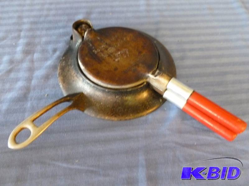 lot 54 image: Krumkake Iron