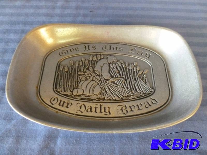 lot 58 image: Pewter Tray
