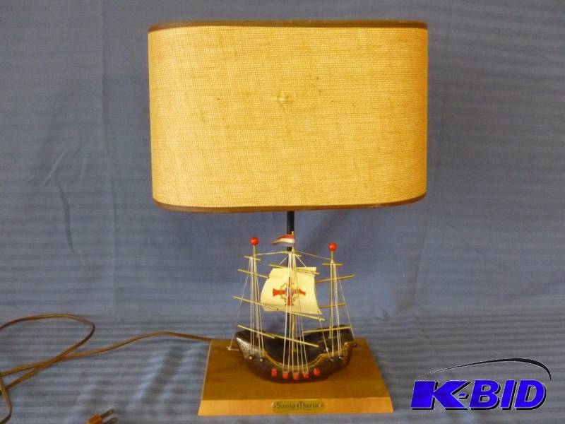 lot 68 image: Vintage Santa Maria Lamp