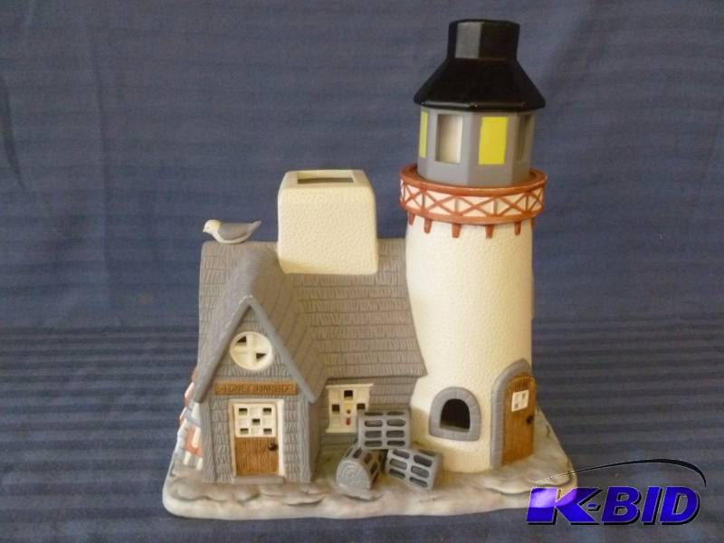 lot 75 image: Lighthouse Decoration