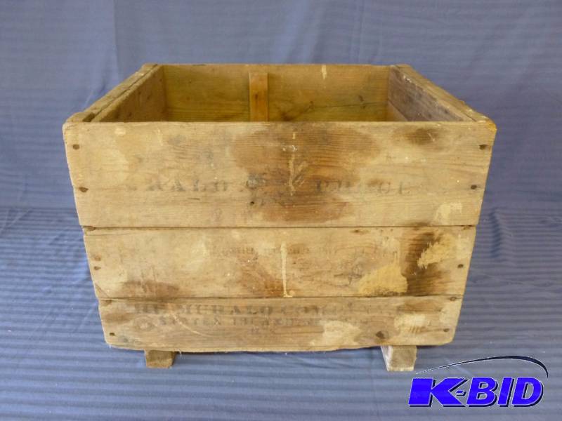 lot 95 image: Vintage Wooden Crate