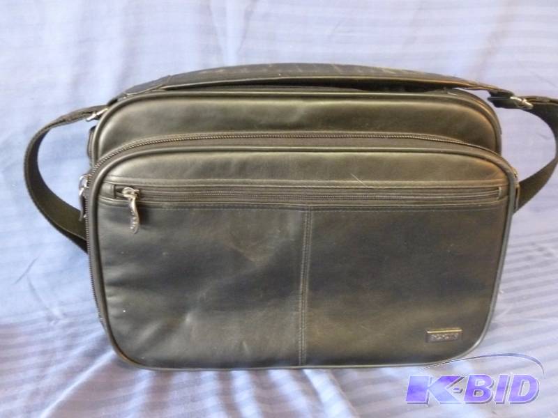 lot 105 image: Executive Case