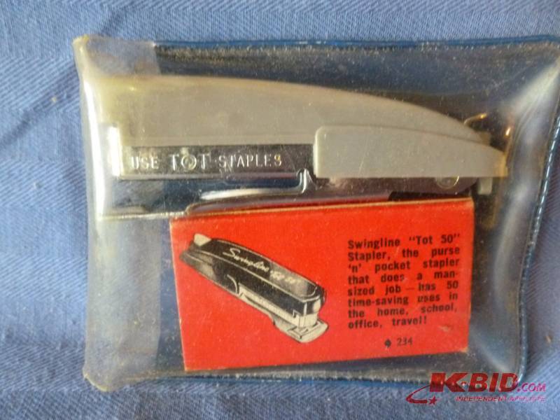 lot 115 image: Swingline Pocket Stapler