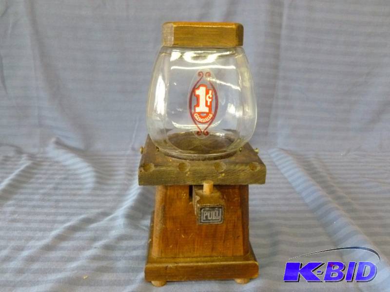 lot 132 image: Gumball Dispencer