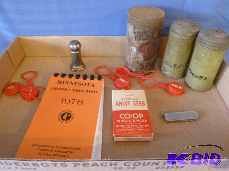 lot 135 image: Vintage Items