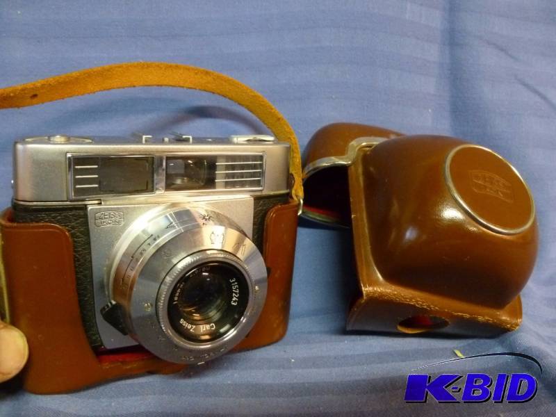 lot 143 image: Carl Zeiss Camera