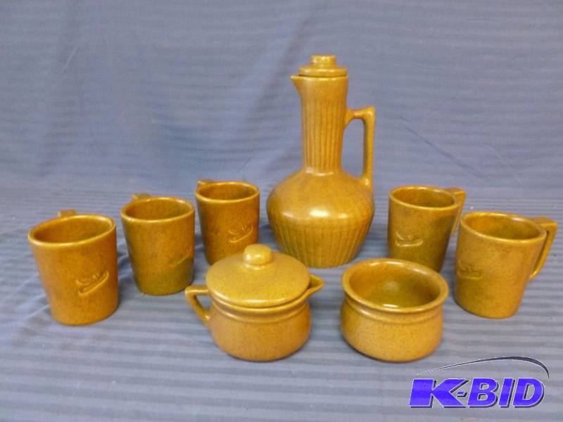 lot 188 image: Beverage Set
