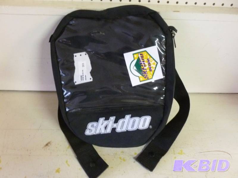 lot 212 image: Ski-Doo Tank Bag