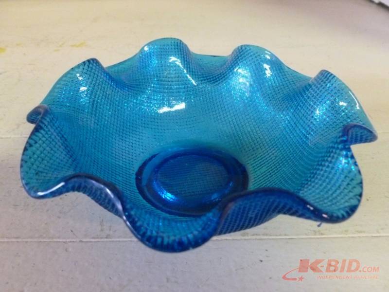 lot 218 image: Ribbon Edge Candy Dish