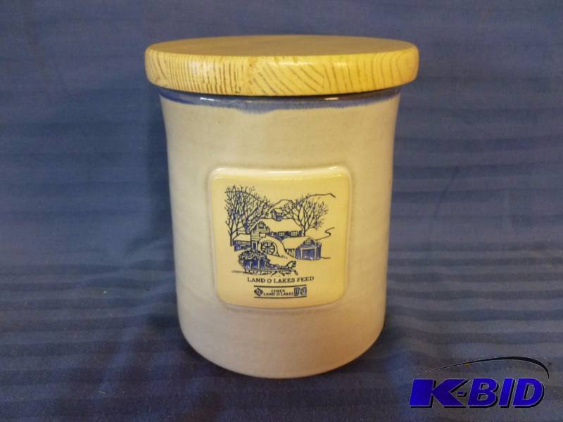 lot 219 image: Land O Lakes Container
