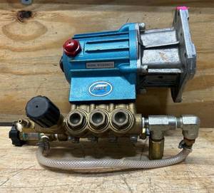 lot 20 image: CAT Pressure Washer Pump Assembly, 4200 PSI, 3.5 GPM, Direct Drive, Gas #A157127 Msrp $749.99