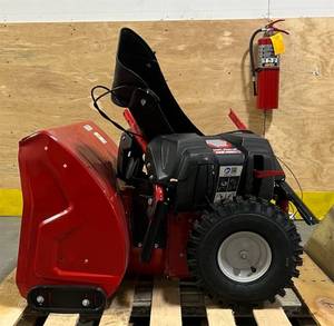 lot 22 image: Troy-Bilt Storm 2600 26 snowblower