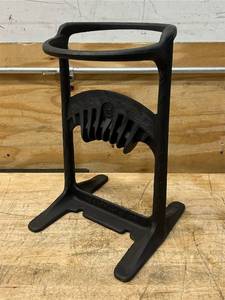 lot 132 image: Kindling Cracker 17