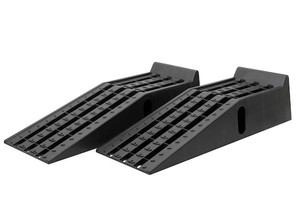 lot 180 image: Ironton Poly Car Ramps