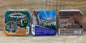 lot 216 image: Bird Feed lot of 3