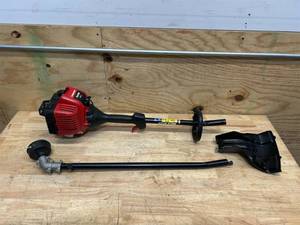lot 237 image: Troy-Bilt 41AD25SB966 16 in. Gas String Trimmer (sold as is)