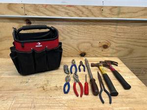 lot 239 image: Husky carrying case with various tools