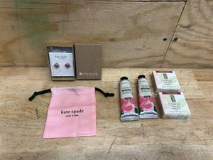 lot 258 image: Kate Spade Earings & Beauty Items (lot of 5)