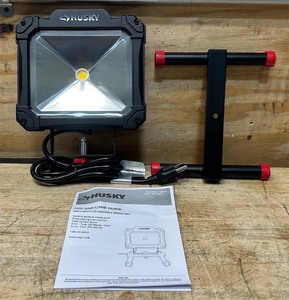 lot 348 image: Husky 3500 Luke LED Work Light