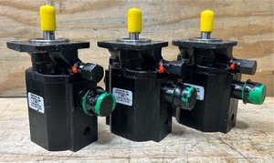 lot 358 image: Concentric Hydraulic Pump, 13.6 GPM, 2-Stage, Model# 1001506 lot of 3