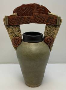 lot 53 image: Michael Macone Pottery Artisan Vase, Pottery Shed, Iowa 20
