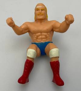 lot 103 image: 1983 HULK HOGAN WWF Rubber Finger Wrestler (VERY COOL)