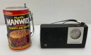 lot 106 image: Vintage Collectible PEPSI Pop Can Transistor Radio And RCA Transistor Radio