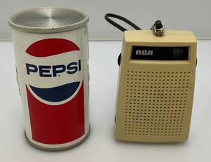 lot 107 image: Vintage Collectible Hunts Manwich Original Sloppy Jos Suace CanTransistor Radio And Panasonic Transistor Radio