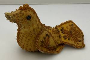 lot 139 image: 1900 Dated Native American Beaded Stuffed Bird Pin Cushion