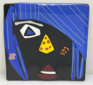 lot 154 image: Picasso Style Glass Art Piece 12 x 12