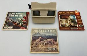 lot 172 image: Vintage View-Master With 20,000 Leagues Under The Sea And Prehistoric Animals Stereo Pictures And More