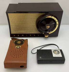 lot 177 image: Vintage Admiral, General Electric And Panasonic Radios (VERY COOL)