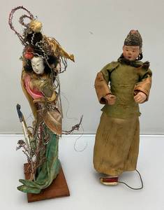lot 215 image: Antique Oriental Figurines 10