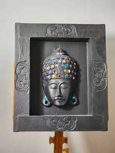 lot 256 image: Thai Glass Beaded Buddha Shadow Box