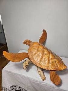 lot 62 image: Hawaiian Teak Sea Turtle on Driftwood Base